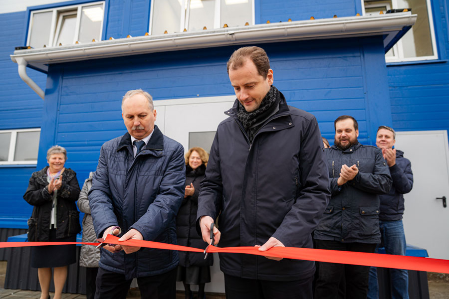 ���� ���