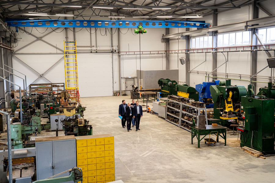 ���� ���