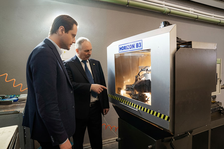 ���� ���