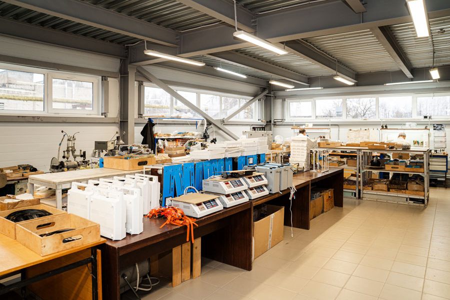 ���� ���