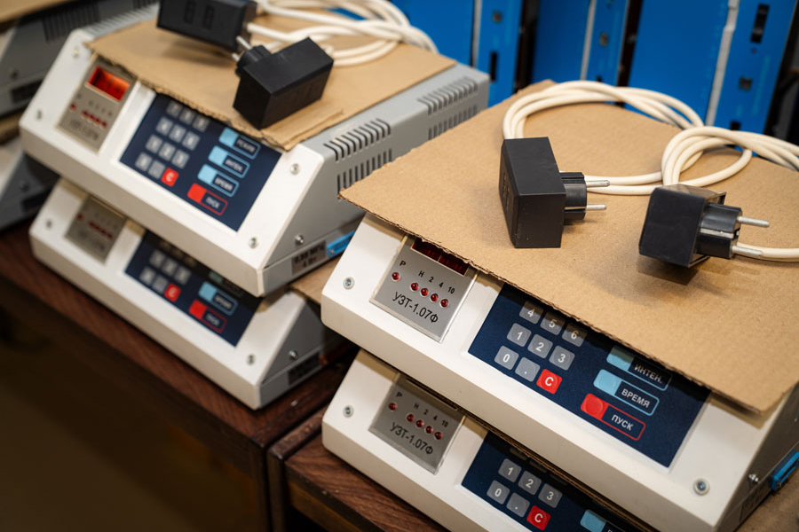 ���� ���